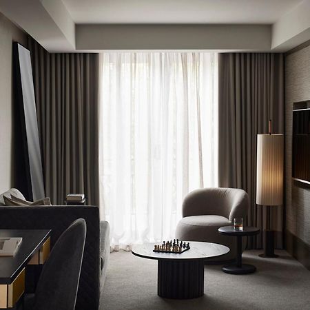 The Lyall Melbourne Luaran gambar