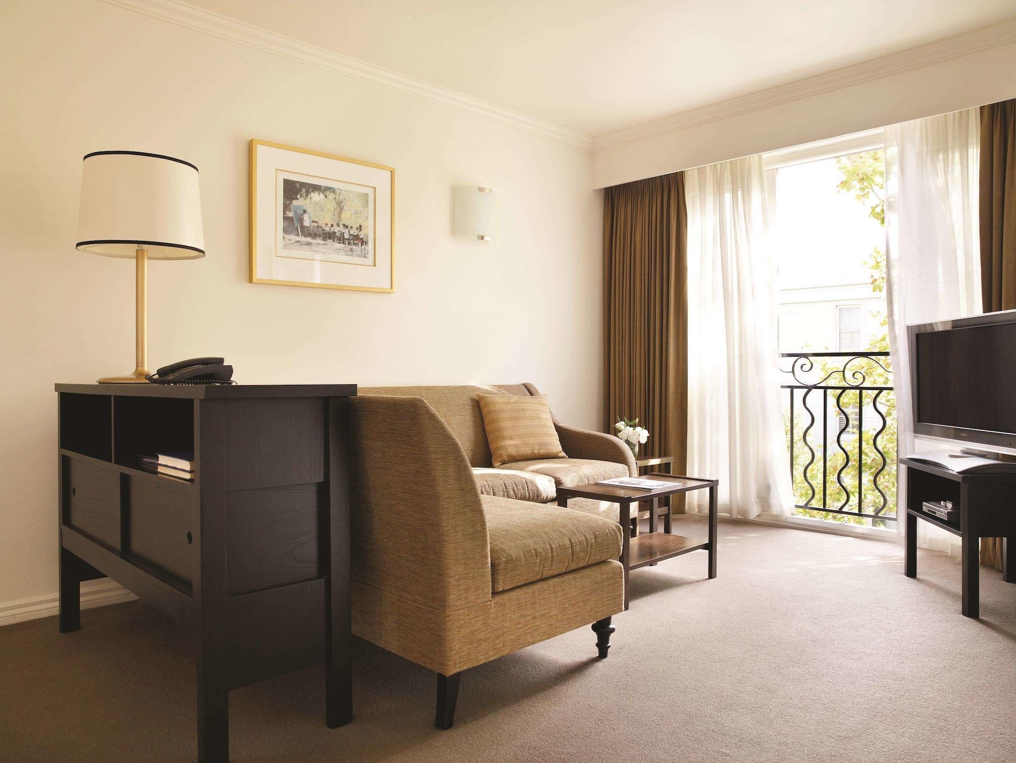 The Lyall Melbourne Luaran gambar