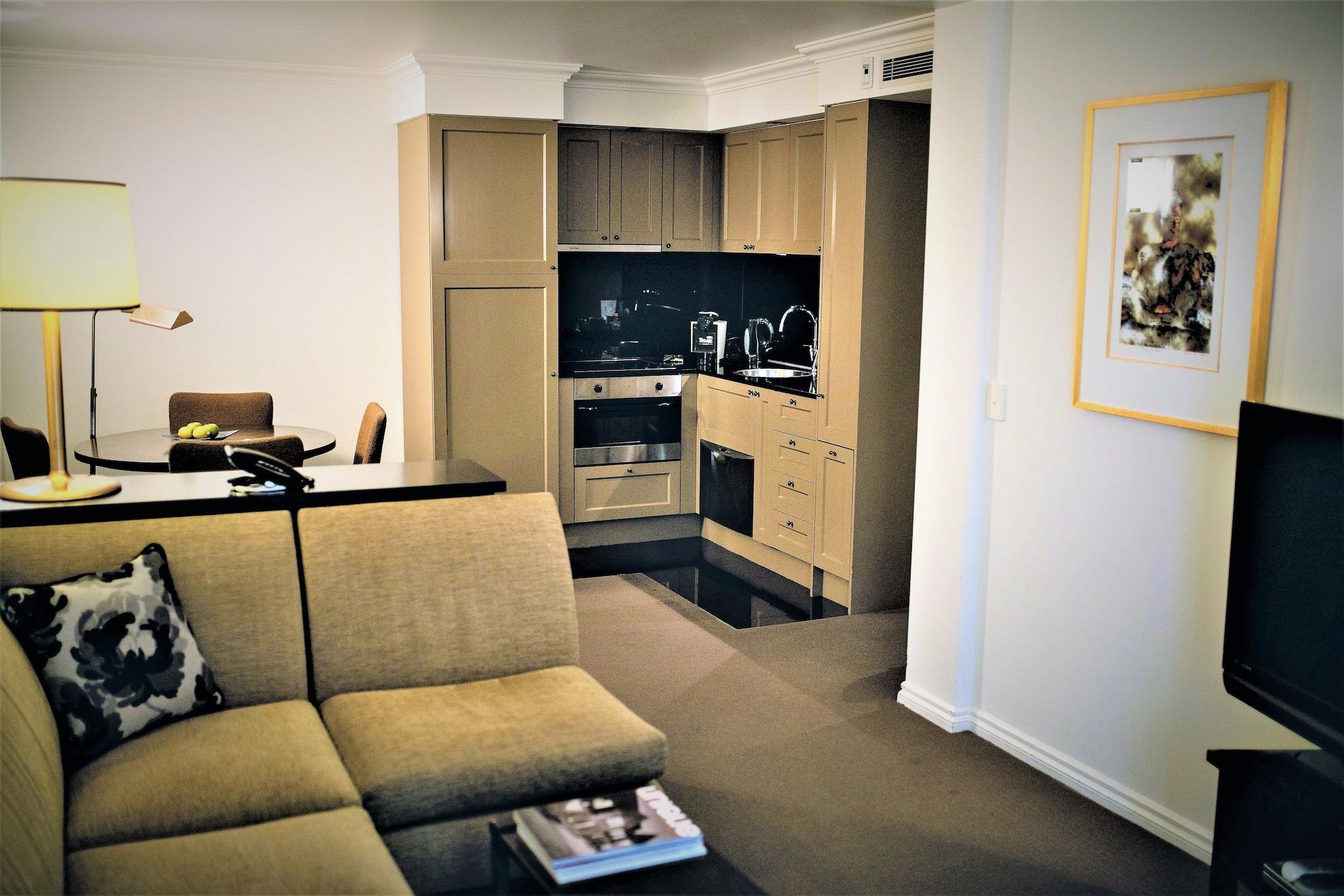 The Lyall Melbourne Luaran gambar