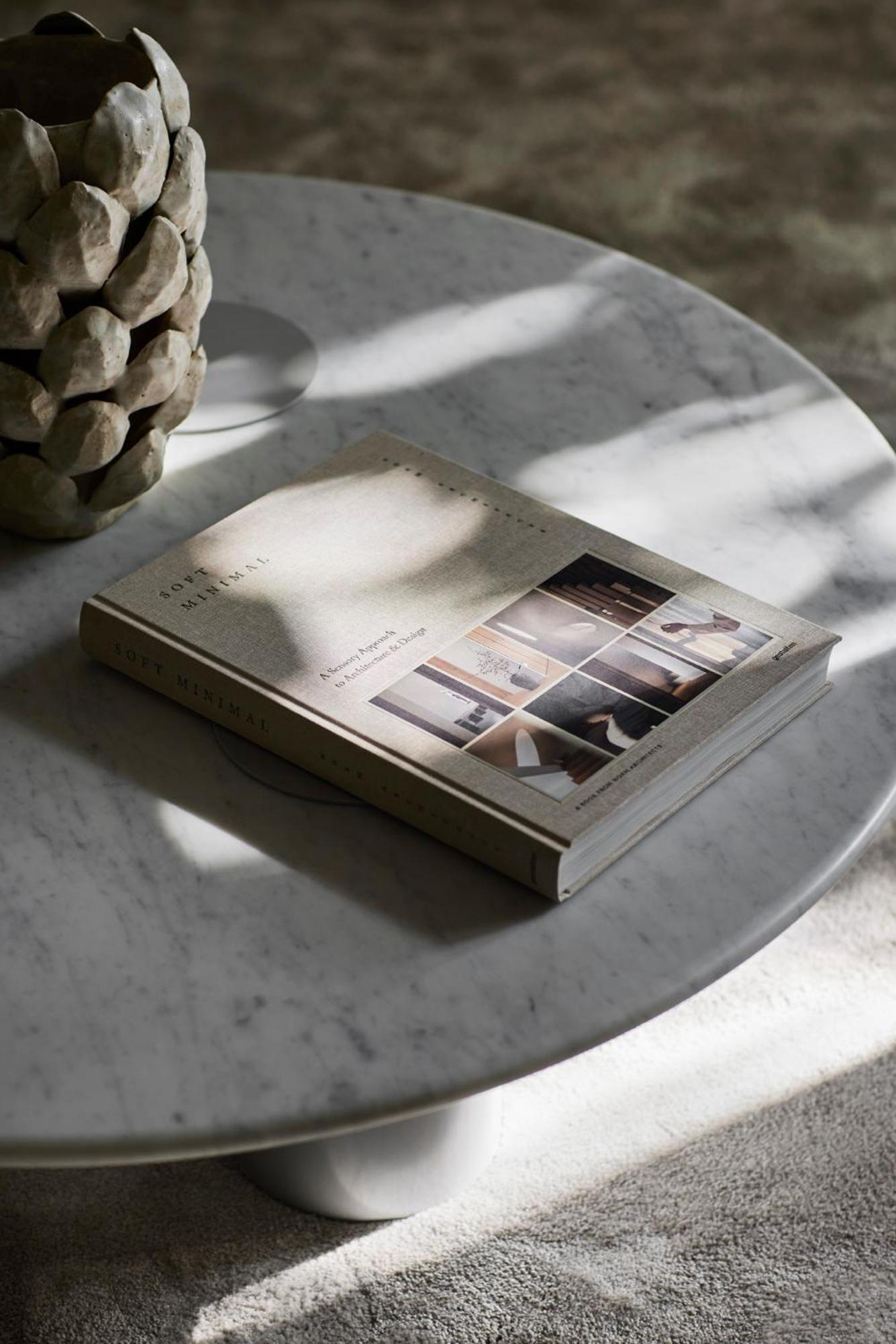 The Lyall Melbourne Luaran gambar