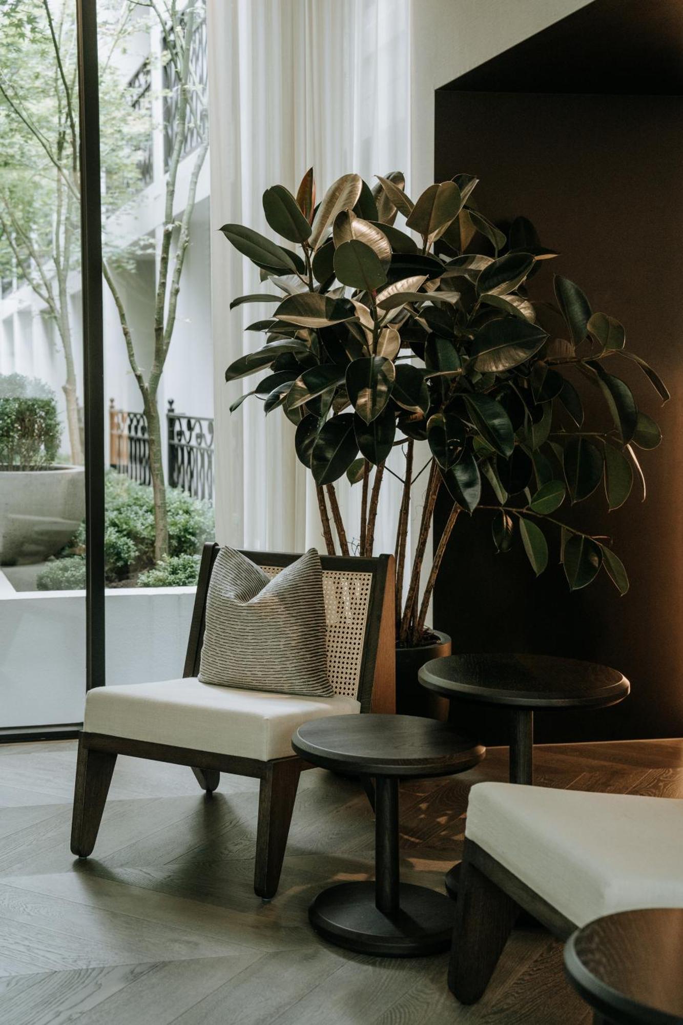 The Lyall Melbourne Luaran gambar